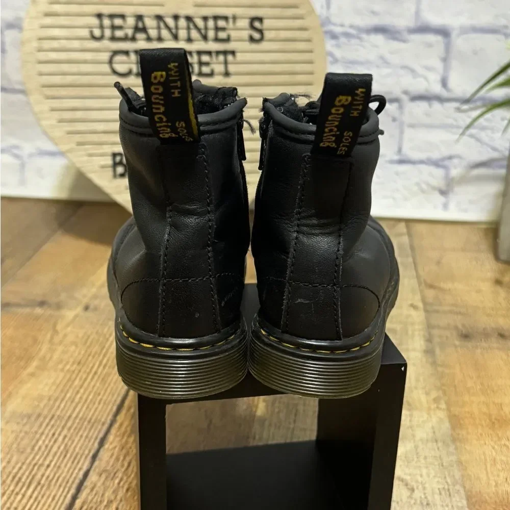 Dr Martens 1460 Soft T Leather Lace Up Boots Black Booties youth  Size 10